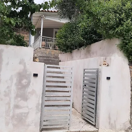 Saint Giovanni House بيت للعطل Charokopio